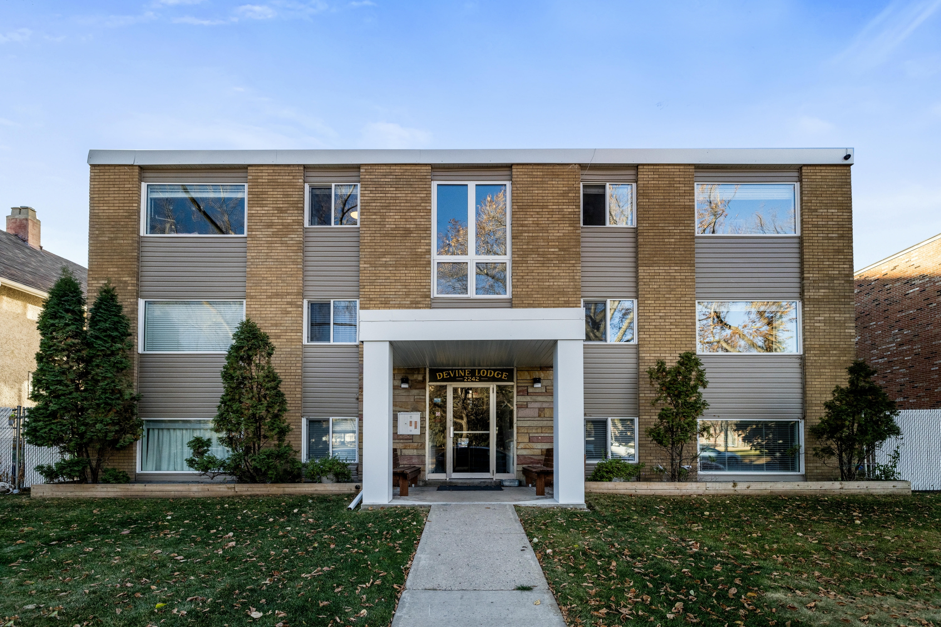 Property main image